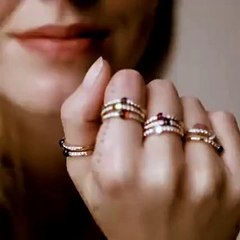 "يحبني لا يحبني" عبارة ألهمت مجوهرات Pomellato لتصاميم تتجاوز حدود الوقت