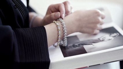 الإماراتية ياسمين المُلا تعرّفك على قصة سوار التينس وكيفية تنسيقه