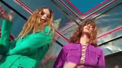 استعدّي لتبنّي جرأة السبعينيات على طريقة كيندل جينر بإطلالات Longchamp