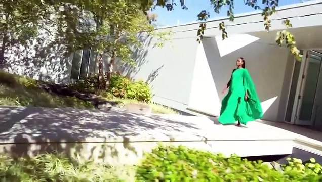 تصاميم عروض اليوم الرابع من أسبوع الموضة العربي للمرأة القوّية والجريئة