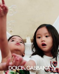 ألوان المتوسط والنقشات الحيوية في مجموعة الأطفال الجديدة من دولتشي آند غابانا