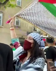 بيلا حديد تُشارك في تظاهرات نيويورك دعماً لفلسطين بالرغم من التهديدات