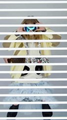 لويس فويتون تُجسّد العلاقة المُجرّدة العاطفية بين المرأة وحقيبتها الأيقونية Capucines