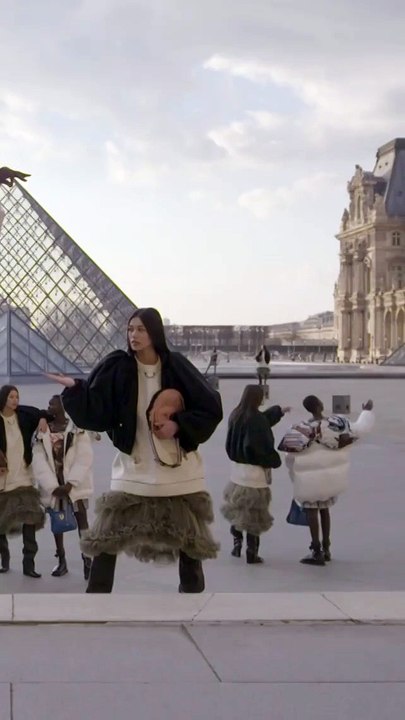 حقائب لويس فويتون تروي تسلسلاً زمنياً من العصور اليونانية الرومانية إلى اليوم