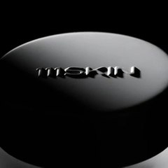 قبل عرض أزياء فندي، ديمي مور تختار قناع 111SKIN لبشرتها