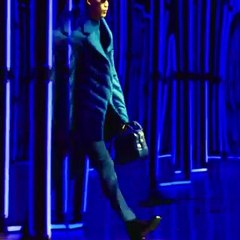 في مجموعة ساطعة بالألوان والتصاميم المُبهجة، فندي تُكمل الطلّة المثالية بالحقائب العملية