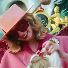 البندقية وبلدة ووتسين الصينية في حملة غوتشي الإعلانية للنظارات