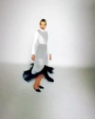 السعودية نورا الحارثي: إلهامي يأتي من تراثنا وتلفتني موضة الستريت ستايل في شوارع طوكيو