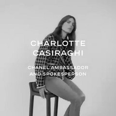 شارلوت كاسيراغي نجمة حملة شانيل الإعلانية لربيع 2021
