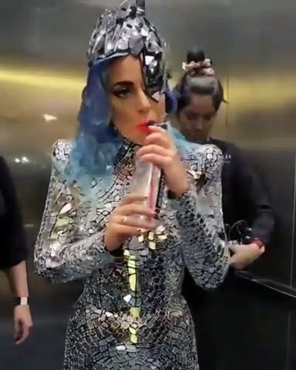 اجعلي الباييت والترتر خيارك الأول لفستان رأس ال...