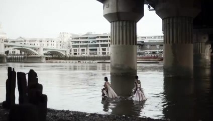 ألكسندر ماكوين مُحافظة على الطابع الـ Edgy وبصماتها الأيقونية في تشكيلة صيف 2021