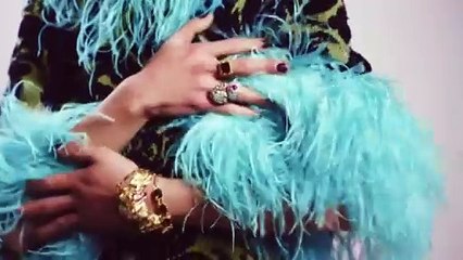 المجوهرات الباهرة والأزياء الراقية في عروض دولتشي أند غابانا الرقمية لشتاء 2020