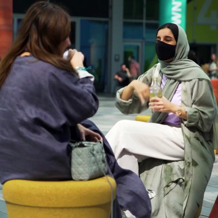 فيديو يأتيكم بمقتطفات من أسبوع دبي للتصميم