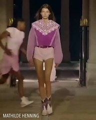 عروض باريس تؤكد أن الحزام لن يفارق إطلالاتك في ربيع 2021