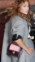 جنيفر لوبيز تمنح شنطة HUTTON الجديدة من كوتش توقيعها الخاص