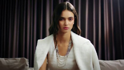 Tweed De Chanel: دعوة صريحة لتكشفي عن جانبك الراقي في فيديوشوت خاص