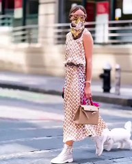 في زمن الكورونا، أوليفيا باليرمو تحوّل قناع الوجه إلى موضة لا غنى عنها