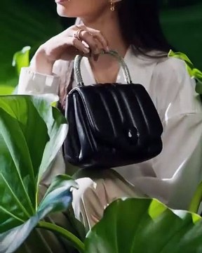 إليك قائمة بأبرز الحقائب التي تصدّرت مشهد الموضة في العام 2020