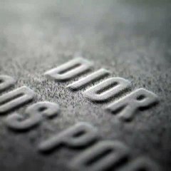 صيحة الـTie –Dye تكلل شنط ديور المفضلة لدى الفاشنيستاز