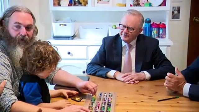 Albanese campaigning in VIC as opinion polls swing in Labor’s favour