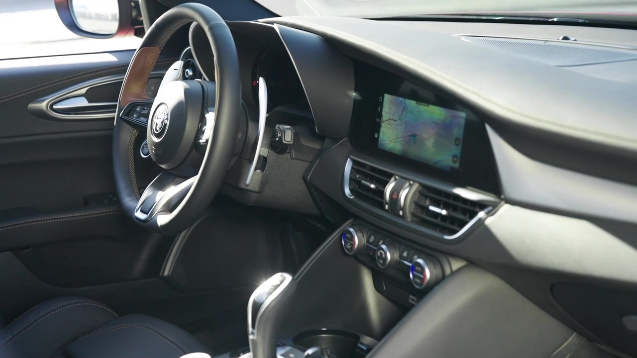 Der neue Alfa Romeo Junior INTENSA