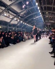 إيزابيل ماران تخاطب أناقة السيدة العصرية بالأكتاف القوية وفساتين الكتف