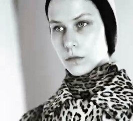 كيف تَبدين كالليدي؟ الإجابة في مجموعة إميليا ويكستيد لشتاء 2020