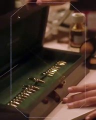 علامة الاستفهام تكتسي حلّة جديدة من الماس والسافير واللؤلؤ مع بوشرون