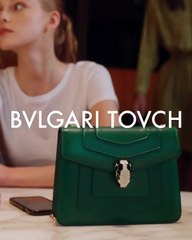 الأحمر وشنط بولغري الأيقونية يكلّلان إطلالاتك في الفالنتاين