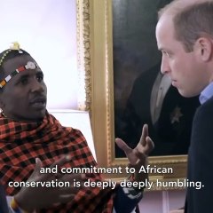 الملكة إليزابيث والأمراء الثلاثة يصنعون الحلوى احتفالاً بالكريسماس