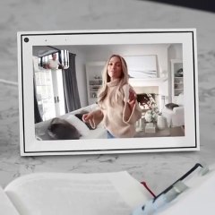 كيم كارداشيان تكشف عن صورة الكريسماس بدون عائلتها