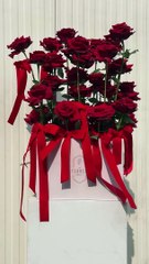 مشاعر الحب تتحول إلى باقات تنبض بالرومانسية مع The Flower Society