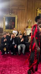 مجموعة سيمون روشا الجديدة، مزيج من الحكايات الخرافية والتمرد الهادئ