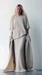 إلسا هوسك: من عارضة أزياء إلى مصممة أيقونية بستايل مينيمالي