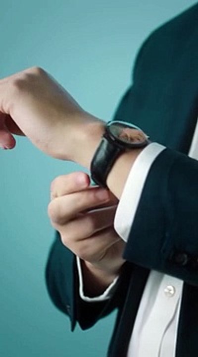 أشهر فساتين النجمات من رالف آند روسو للبيع في المزاد