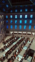 رصدنا لكِ: ساعة فريدة تُرتدى بشياكة على المعصم أو تُعلّق على العنق