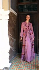 القفطان العربي كما يراه المصمم السعودي قاسم القاسم: ألوان حيوية وفيضٌ من التطريز واللمعان