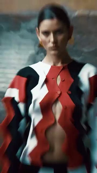 تفاصيل بسيطة تتجاوز حدود الزمان والمكان في عرض Missoni ربيع وصيف 2025