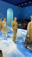 عرض ديور ربيع وصيف 2025: مزيج مبتكر بين الفن والرياضة وتمكين المرأة