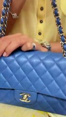 تقرير يكشف الحقيبة الأكثر احتفاظًا بقيمتها في 2024 وتأثير تايلور سويفت على مبيعات الحقائب