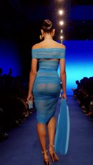 إبداع في الجمال الطبيعي: بات ماكغراث ترافق عارضات سكياباريلي لمجموعة صيف 2025