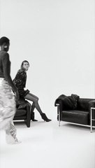 سترة "Barn Jacket"  تتصدر المشهد في خريف 2024