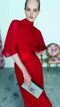 أحيي مناسبات الصيف والعيد بأجمل الألوان النابضة بالحياة من CH Carolina Herrera