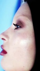 تعود من خلاله إلى صناعة العطور: بالمان تستعدّ للكشف عن عطرها الجديد