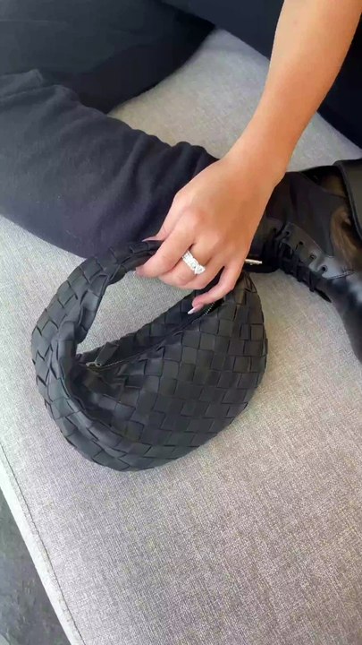 تفاصيل إبداعية من الأزياء والسفر في مجلة بوتيغا...