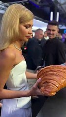 زيندايا تستعرض فصولًا مختلفة من أزياء Louis Vuitton في يوم واحد فقط