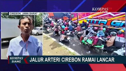 Stasiun Surabaya Gubeng Dipadati Penumpang Arus Balik Lebaran pada Senin (7 April 2025) Siang