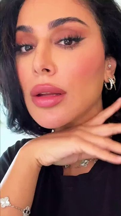 إطلالات الغرانج تعود بقوّة إلى الساحة مع أحدث إصدار من Huda Beauty