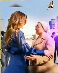 الملكة رانيا جميلة باللون الأزرق في القاهرة