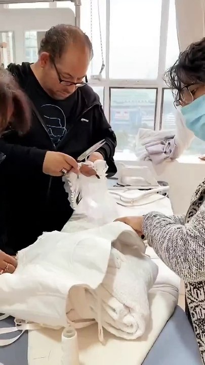 تعرّفي إلى خمس من أبرز صيحات فساتين الزفاف لصيف...